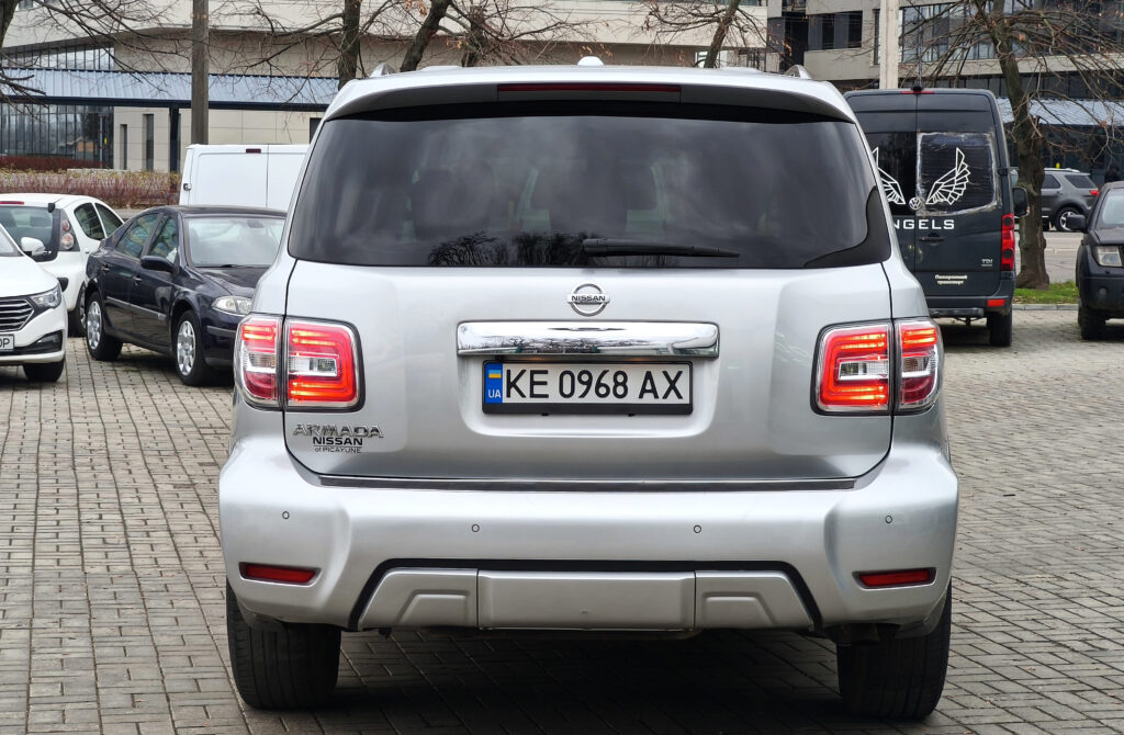 Купить Nissan Armada SV 2016 года с пробегом 130000 км за 22400